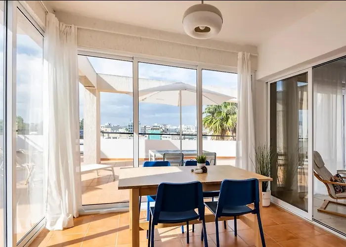 Top Floor Apartment City Center